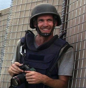 Tim-Hetherington Muere en Libia el fotoperiodista Tim Hetherington
