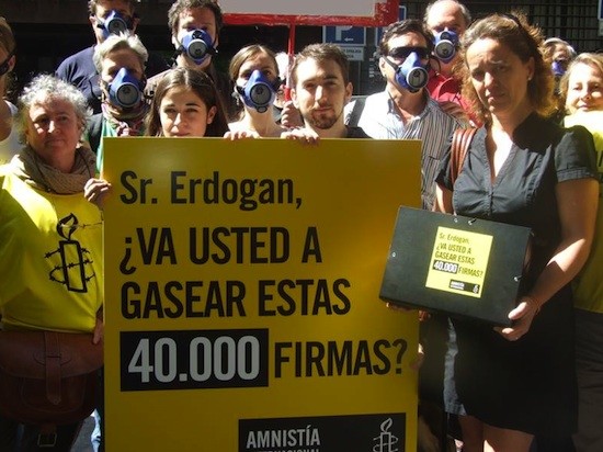 AI-MAD-firmas-Turquia 40.000 firmas contra la brutalidad en Turquía