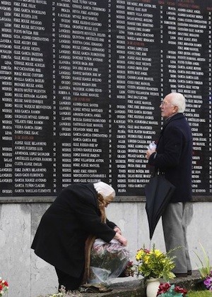 Fosa-Comun-San-Salvador-Oviedo_AI-EFE_AlbertoMorante Franquismo: el tiempo pasa, la impunidad permanece