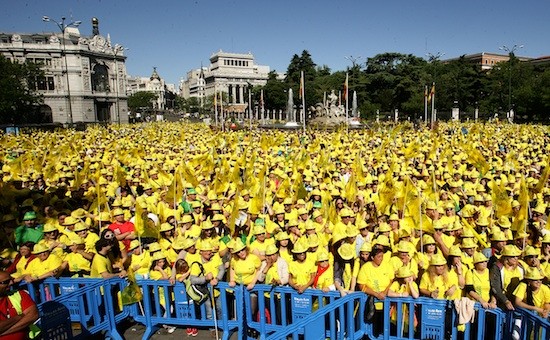 once-75-A Madrid de amarillo en los 75 años de la ONCE