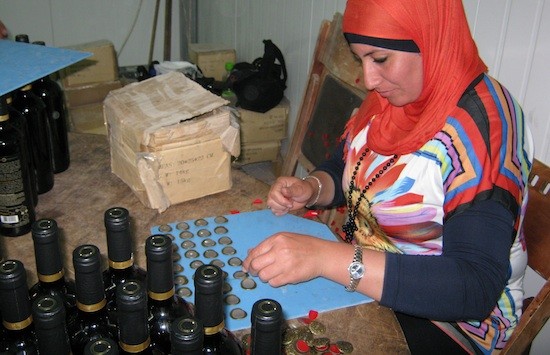 palestina-bodega-colono-Cisjordania_PierreKlochendler-IPS Vinos de Israel de la Palestina ocupada