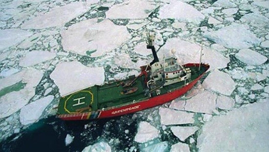 Greenpeace-Arctic-Sunrise-Artico Guardacostas rusos atacan el Arctic Sunrise de Greenpeace