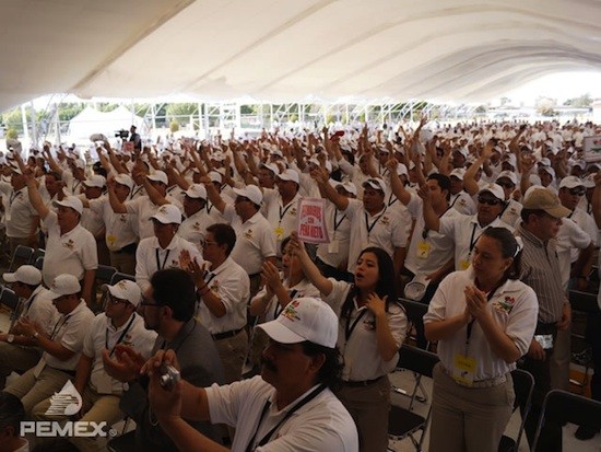 trabajadores-Pemex Los primeros meses de Peña Nieto dejan mucho que desear