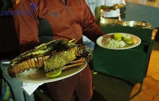 Galapagos-langosta-con-arroz Galápagos: joya natural que Ecuador conserva para el mundo