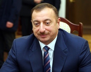 Ilham-Aliyev Azerbayán: reelegido presidente el día antes de la jornada electoral