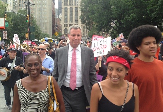 Bill-de-Blasio-y-familia Bill De Blasio, primer alcalde demócrata de NY desde 1980