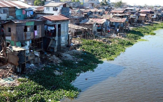 Filipinas-barrio-pobre_KaraSantos-IPS Filipinas: preparación minúscula para un tifón mayúsculo