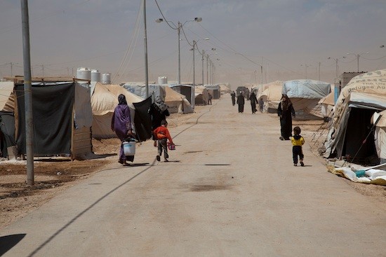 campamento-refugiados-Zaatari-Jordania Amani: "vendí a mi hermana por 300 dólares"