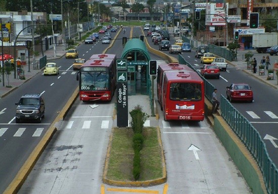 Metrobus-Buenos-Aires Transporte con claroscuros en grandes urbes latinoamericanas