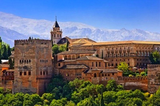 alhambra-granada La Alhambra recibe 2,3 millones de visitantes en 2013