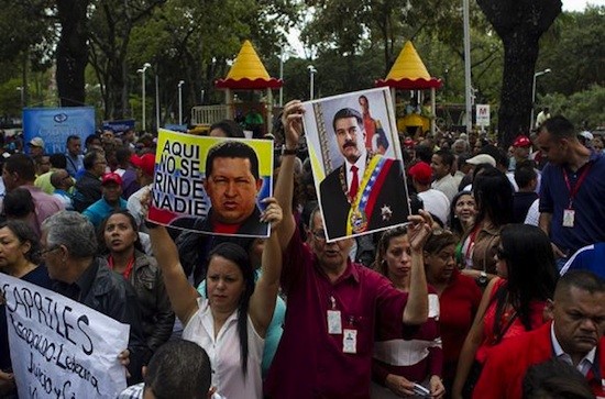 protestas-venezuela_lncima-Maduro Armas prohibidas en la agitación política en Venezuela