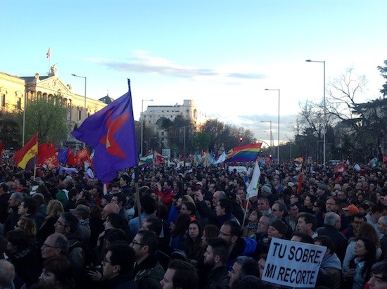 Dignidad-22M-Colon.Cibeles La muerte de Suárez y la agonía de su régimen