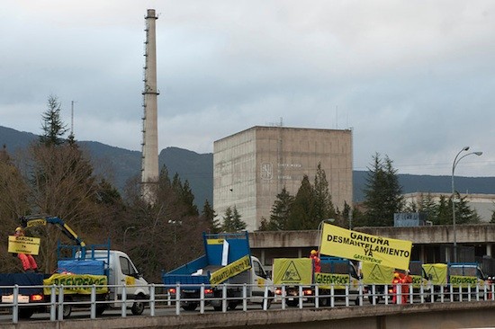 Greenpeace-Garoña-desmantelamiento-20140305 Nucleares en España: preocupación ciudadana por Garoña