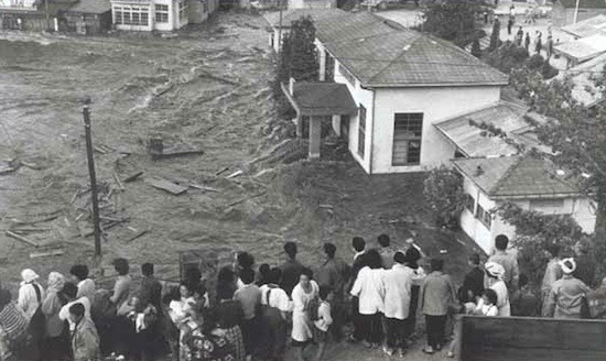 chile-tsunami-1960 100.000 personas evacuadas en Chile por el riesgo de un "tsunami menor"