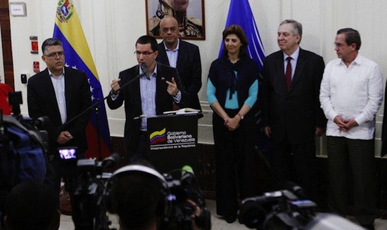 Arreaza-venezuela-dialogo-paz Diálogo de pacificación avanza en Venezuela