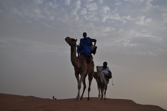 Hijos-nube-rodaje-Dunas Los olvidados del Sahara Occidental