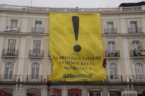 Greenpeace-protesta-Sol-Madrid-ES Derecho a la protesta pacífica en la Puerta del Sol