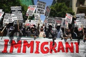 protestas-contra-racismo-grecia Grecia: a los inmigrantes se les puede detener indefinidamente