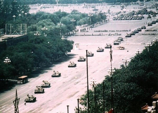 Tiananmen-JeffWidener-19890604 El hombre de Tiananmen como nunca lo habíamos visto