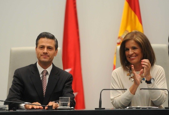 botella-llave-oro-pena-nieto-201406 Acuerdo entre México y España para combatir la delincuencia organizada