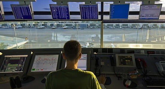 controlador-aereo Facua aconseja reclamar derechos por la huelga de controladores franceses