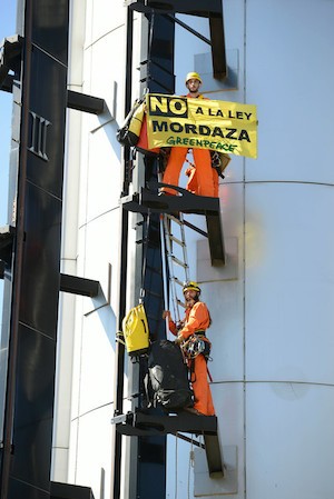 Greenpeace-ley-mordaza-faro-moncloa España: nueva Ley de Seguridad Ciudadana para silenciar la protesta social