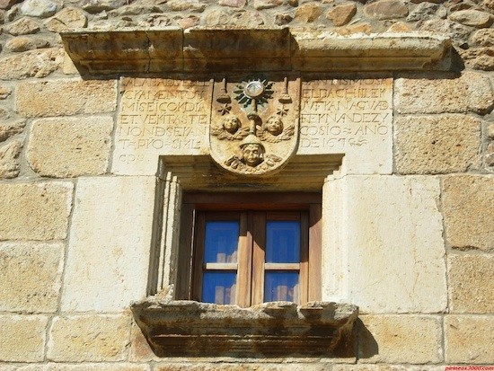 Palencia-Santa-Maria-Casona La Cueva del Cobre o el fresco aliento natal del Pisuerga