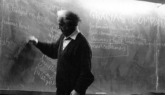 Nicanor-Parra-profesor-poeta Chile y el mundo celebran los 100 años de Nicanor Parra