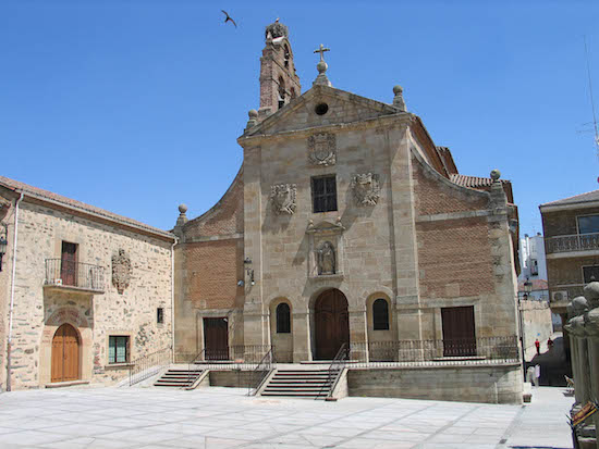 Alba-de-Tormes_Iglesia-de-San-Juan-de-la-Cruz El almendro florece de nuevo en Alba de Tormes por Teresa de Jesús