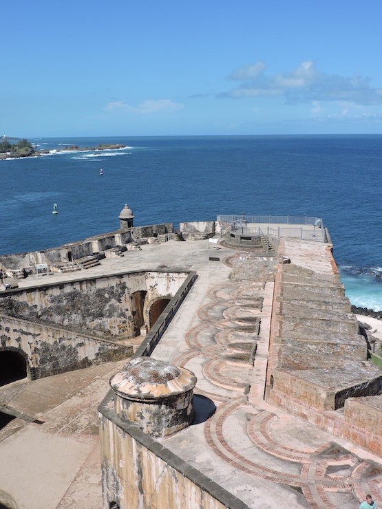 ABianco-Puerto-Rico-fuerte-San-Felipe Puerto Rico: la isla del encanto y el viejo San Juan