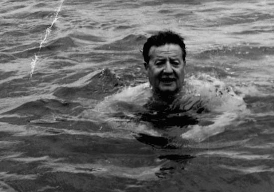 Allende-nadando-album-familiar Cannes 2015: Allende mi abuelo Allende