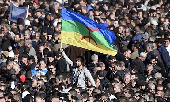 Argelia-bandera-Amazigh Argelia oficializa el tamazight