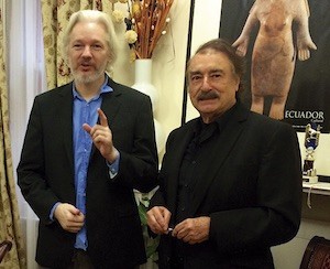 Assange-Ramonet Ramonet, con Assange: el cuarto poder en red o por un periodismo (de código) libre