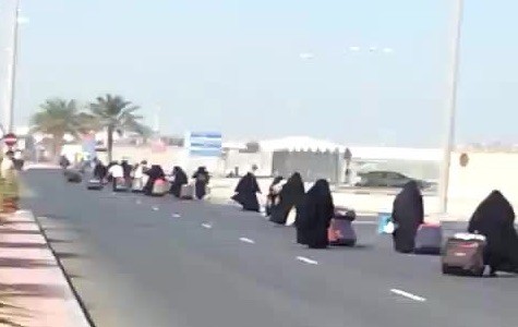 Barehin-burkas-autopista En Bahrein se para el mundo cuando hace deporte el hijo del rey