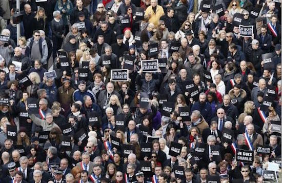 Charlie-Hebdo-Niza-protestas Charlie Hebdo: más de 200.000 manifestantes en Francia repudian el atentado