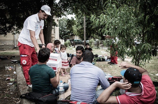 Cruz-Roja-Macedonia Cruz Roja pide ayuda de emergencia para Serbia y Grecia