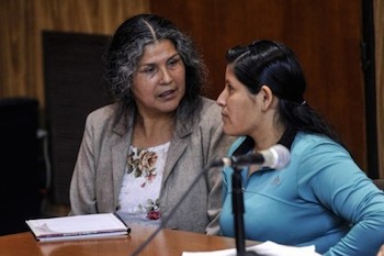 Frida-Rojas-con-Reina-Maraz Condenada por ser mujer, pobre e indígena