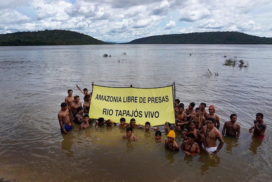 Greenpeace-Munduruku-Tapajos Brasil no autoriza la presa sobre el Tapajos, hogar de los Mundurukú