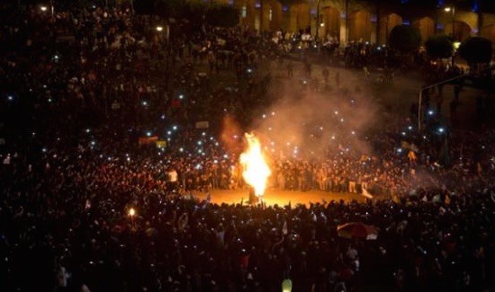 Mexico-DF-Zocalo-manifestantes-nornalistas En México se responsabiliza a Peña Nieto por la investigación fallida sobre los normalistas desaparecidos