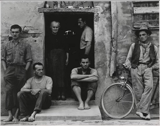 Paul-Strand-familia-Luzzara-1953-Aperture-Foundation-Inc Paul Strand: fotografías de sus grandes trabajos