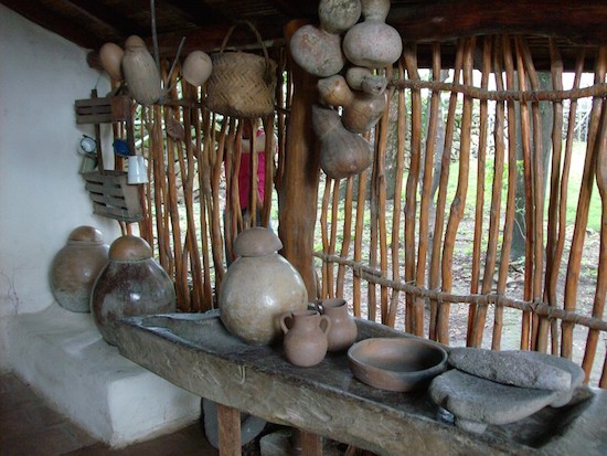 Ruben-Dario-casa-Socoyos.vasijas Rubén Darío: entre el verso azul y Nicaragua amada