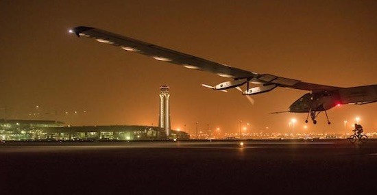 Solar-Impulse-2-Abu-Dabi El Solar Impulse 2 dará la vuelta al mundo con energía verde