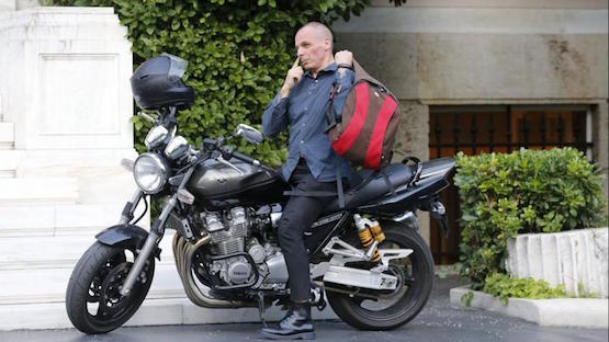 Varoufakis-en-moto Crisis griega: entre el cabrón de la silla de ruedas y el héroe de la moto