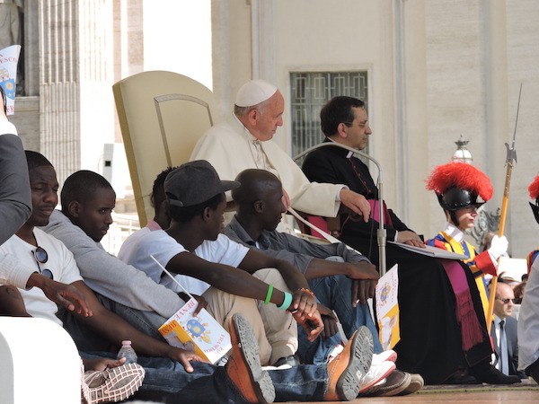 ab-francisco-jubileo-2016-refugiados Año de Jubileo en Roma: la experiencia de una audiencia papal