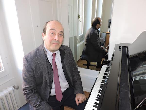 abianco-adrian-kreta Adrián Kreda : El piano es como la creación del hombre, es lo máximo