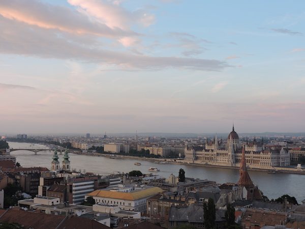 abianco-budapest-danubio-y-parlamento-600x450 Budapest y la música en el aniversario de la muerte de Franz Liszt