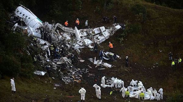 accidente-medellin-futbol-600x337 Periodistas deportivos: 20 fallecidos en el accidente de Medellín