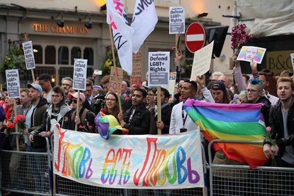 activistas-londres-lgtbi-chechenia-600x400 Canadá otorga asilo a personas LGBTI de Chechenia