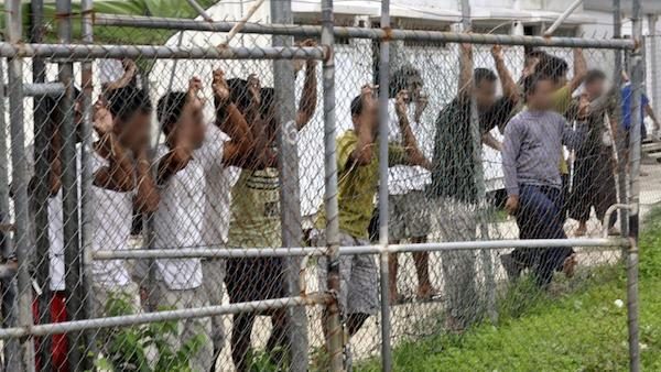 ai-ferrovial-manus-campamento-600x338 MSF quiere acceder a los refugiados de la isla de Manus