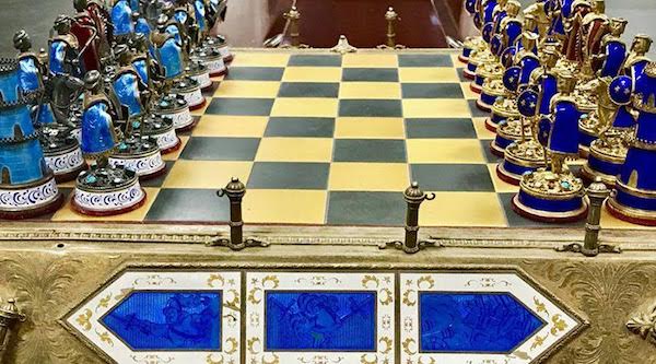 ajedrez-iraq El juego de ajedrez de Saddam Hussein vuelve a Irak